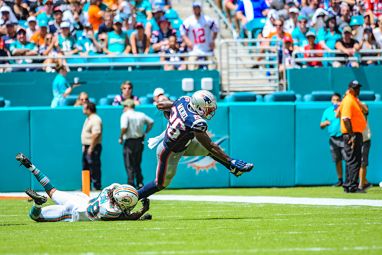 The Patriots Shut Out The Dolphins - Tom Brady Throws Two Touchdowns