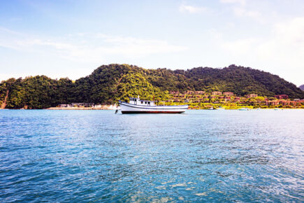 herradura beach boat